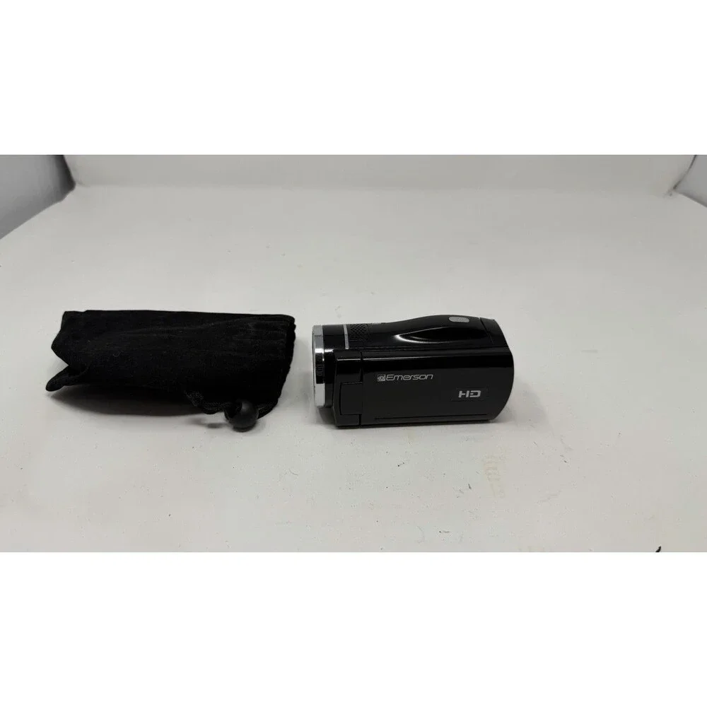 Emerson Evc 720 Digital Video Camera- comes with case